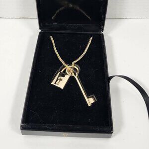 VICTORIA SECRET LOCK & KEY 🔐 NECKLACE